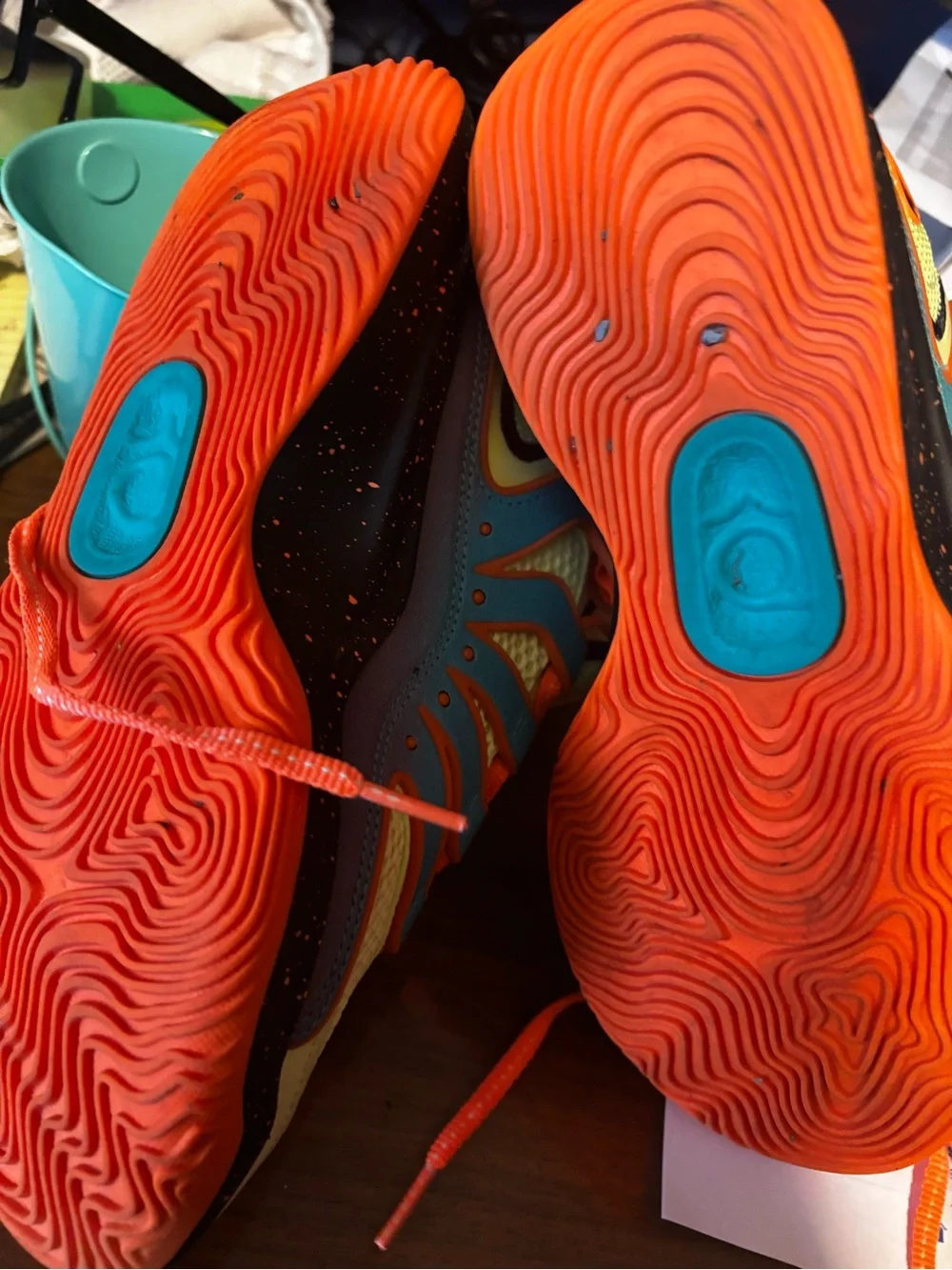 Nike KD Basketball Shoes in Light Yellow with Orange Accents 7.5